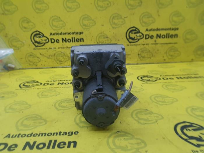 Begagnade ABS-pump BMW 5 serie (E39) 528i 24V Pris € 43,00 Marginaltabell erbjuds av autodemontage denollen
