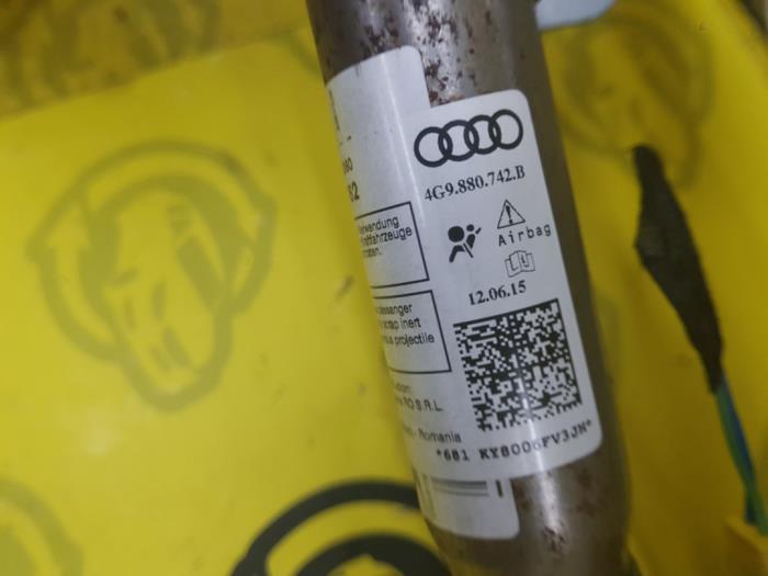 Używane Kurtyna prawa Audi A6 Allroad Quattro (C7) 3.0 TDI V6 24V biturbo Cena € 250,00 Procedura marży oferowane przez autodemontage denollen