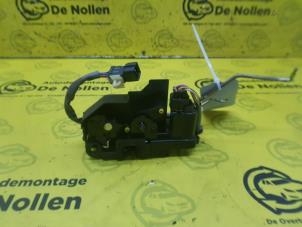 Used Door lock mechanism 2-door, right Hyundai Getz 1.6i 16V Price € 19,99 Margin scheme offered by de Nollen autorecycling