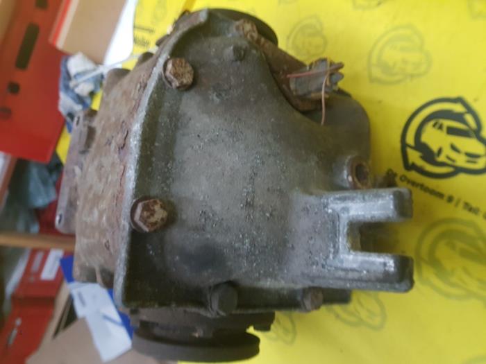 Rear differential from a BMW 5 serie Touring (E34) 518i 1996