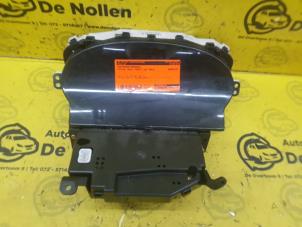 Used Instrument panel Toyota Yaris Verso (P2) 1.3 16V Price € 30,00 Margin scheme offered by de Nollen autorecycling
