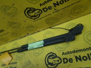 Używane Zestaw amortyzatorów gazowych tylnej klapy Opel Corsa D 1.4 16V Twinport Cena € 23,50 Procedura marży oferowane przez de Nollen autorecycling