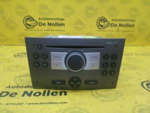 Gebrauchte Radio CD Spieler Opel Astra H (L48) 1.6 16V Twinport Preis auf Anfrage angeboten von de Nollen autorecycling