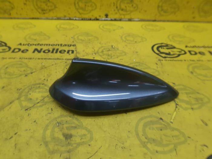 Roof (GPS) antenna cover