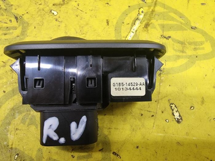 Electric window switch from a Ford Ka+ 1.2 Ti-VCT 2019
