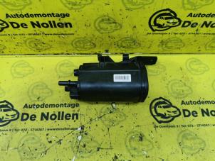 Używane Filtr weglowy Mini Clubman (R55) 1.6 16V Cooper Cena € 35,00 Procedura marży oferowane przez de Nollen autorecycling