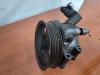 Power steering pump from a Ford Focus 1 Wagon, 1998 / 2004 1.4 16V, Combi/o, Petrol, 1.388cc, 55kW (75pk), FWD, FXDA; FXDC; FXDB; FXDD, 1999-02 / 2004-11 2004
