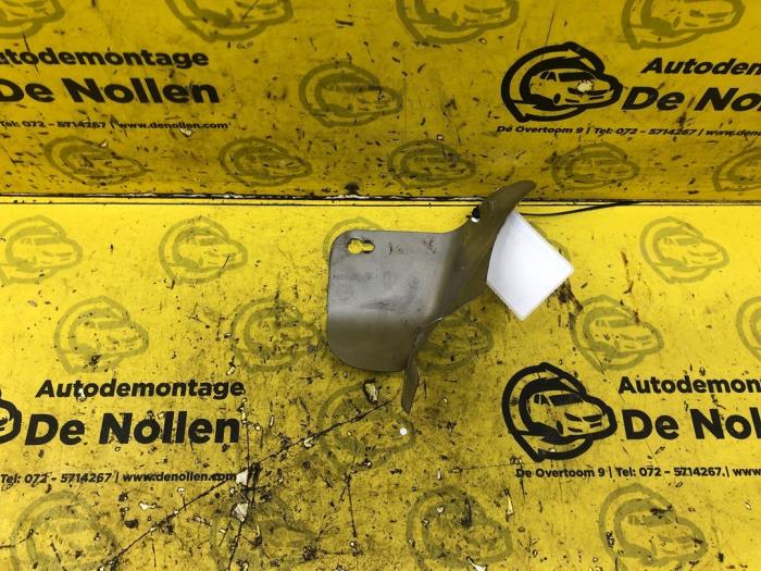Gebrauchte Hitzeschild Auspuff Mini Countryman (F60) 1.5 TwinPower Turbo 12V Cooper SE ALL4 Preis € 15,00 Margenregelung angeboten von autodemontage denollen
