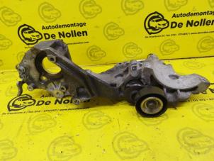 Dynamostütze oben van een Volkswagen Golf VI (5K1) 1.6 TDI 16V 2010