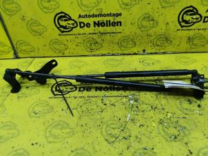 Used Set of tailgate gas struts BMW 1 serie (F20) 114d 1.5 12V TwinPower Price € 26,95 Margin scheme offered by de Nollen autorecycling