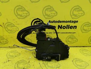 Usagé Serrure avant gauche Citroen Jumper (U9) 2.2 HDi 100 Euro 4 Prix sur demande proposé par de Nollen autorecycling