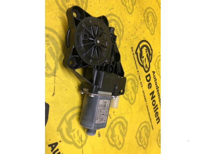 Usados Motor de ventanilla de puerta Mini Mini (R56) 1.6 16V Cooper Precio € 24,95 Norma de margen ofrecido por autodemontage denollen