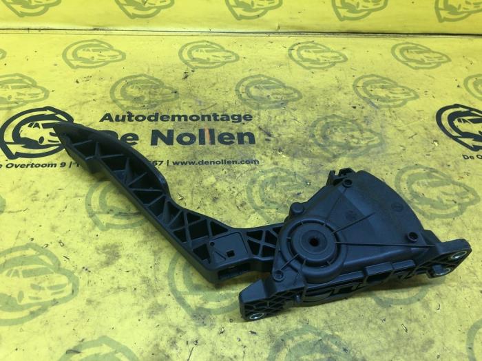 Used Accelerator pedal module Dacia Sandero I (BS) 1.2 16V Price on request offered by autodemontage denollen