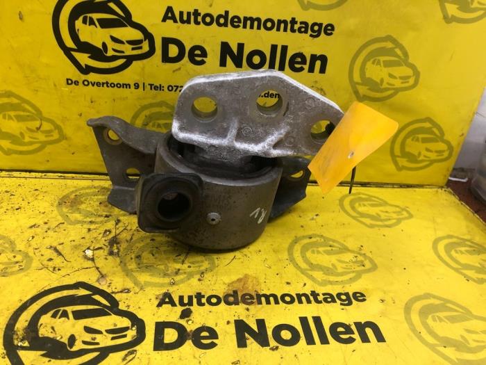 Usagé Support moteur Opel Corsa D 1.3 CDTi 16V ecoFLEX Prix € 30,25 Prix TTC proposé par autodemontage denollen