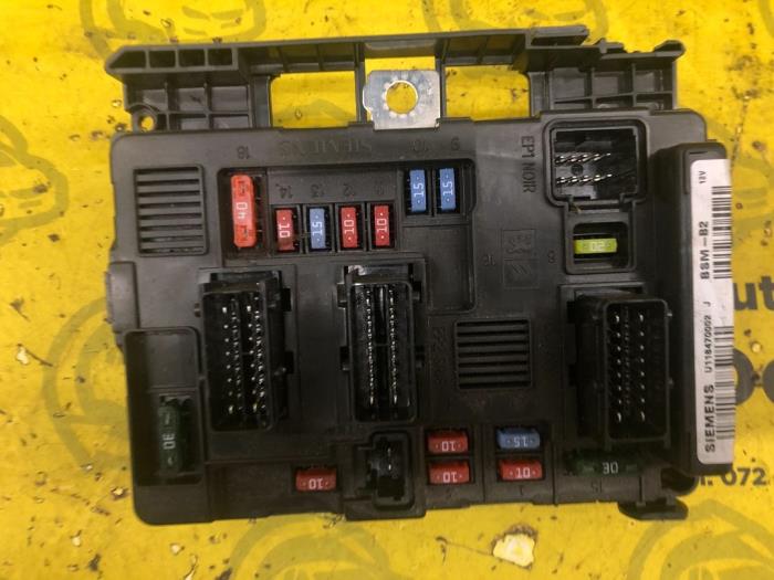 Fuse box Peugeot Partner 1.6 HDI 90 16V - 965061858000 SIEMENS