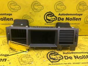 Used Navigation display Opel Vectra C GTS 1.9 CDTI 16V Price € 75,00 Margin scheme offered by de Nollen autorecycling