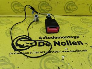 Used Front seatbelt buckle, right Fiat 500/595/695 1.4 T-Jet 16V Price € 30,00 Margin scheme offered by de Nollen autorecycling