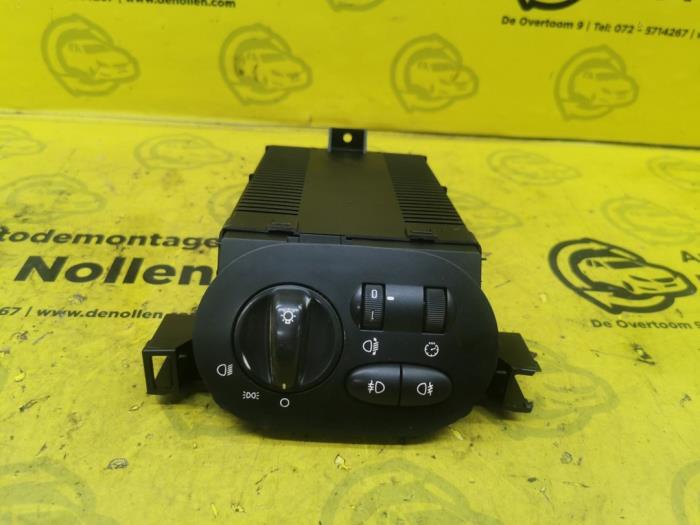 Używane Przelacznik swiatel Rover 75 2.0 V6 24V Classic Cena € 30,00 Procedura marży oferowane przez autodemontage denollen