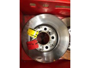 Used Front brake disc BMW 4 serie (F32) 435d xDrive 3.0 24V Price € 75,00 Margin scheme offered by de Nollen autorecycling