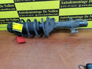 Used Front shock absorber, right Volkswagen Bora Variant (1J6) 2.3 V5 20V Price on request offered by de Nollen autorecycling