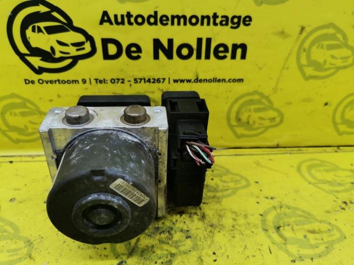 Begagnade ABS-pump Ford Focus C-Max 2.0 TDCi 16V Pris € 75,00 Marginaltabell erbjuds av autodemontage denollen