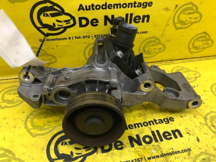 Begagnade Vattenpump Mini Mini (F55) 1.5 12V Cooper D Pris € 50,00 Marginaltabell erbjuds av autodemontage denollen
