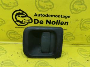 Usados Manilla Opel Movano Combi 2.5 D Precio € 20,00 Norma de margen ofrecido por de Nollen autorecycling