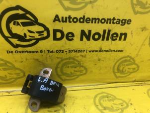 Used Rear door hinge, left Opel Movano Combi 2.5 D Price on request offered by de Nollen autorecycling