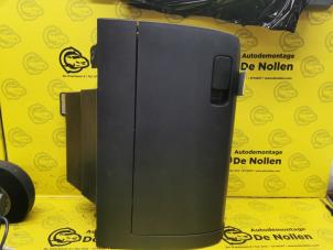 Usagé Boîte à gants Volkswagen Polo V (6R) 1.4 GTI 16V Prix € 50,00 Règlement à la marge proposé par de Nollen autorecycling