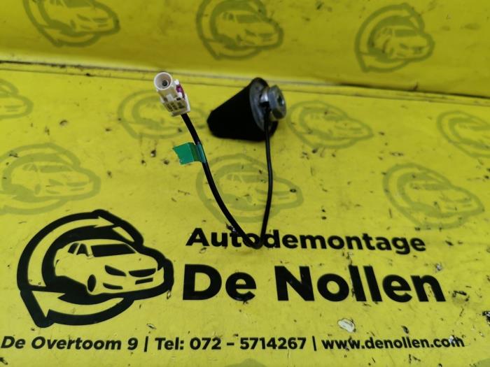 Antenna (miscellaneous) from a Volkswagen Polo V (6R) 1.4 GTI 16V 2011