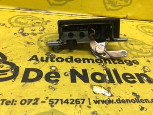 Used Boot lid lock mechanism Volkswagen Polo IV (9N1/2/3) 1.4 16V Price € 25,00 Margin scheme offered by de Nollen autorecycling