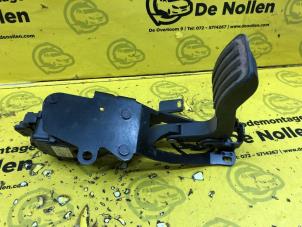 Used Accelerator pedal Peugeot 807 2.0 16V Price on request offered by de Nollen autorecycling