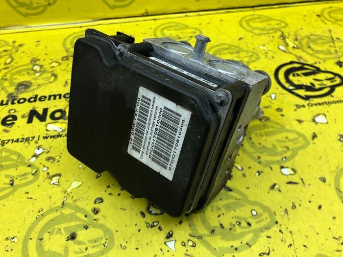 Używane Pompa ABS Peugeot 807 2.0 16V Cena na żądanie oferowane przez autodemontage denollen