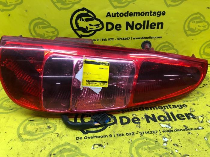 Taillight, left from a Peugeot 807 2.0 16V 2007