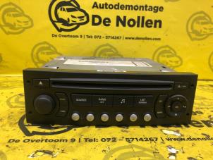 Usados Reproductor de CD y radio Peugeot 807 2.0 16V Precio de solicitud ofrecido por de Nollen autorecycling