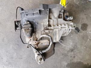 Used Gearbox Opel Movano Combi 2.5 D Price € 650,00 Margin scheme offered by de Nollen autorecycling