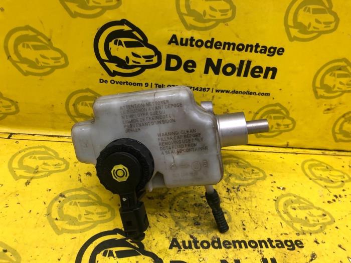 Usagé Assistant de freinage Volkswagen Golf VI (5K1) 1.6 TDI 16V Prix € 30,00 Règlement à la marge proposé par autodemontage denollen