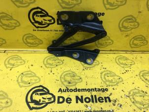 Used Bonnet Hinge Ford Transit 2.2 TDCi 16V Price € 15,13 Inclusive VAT offered by de Nollen autorecycling