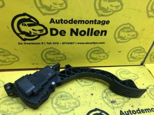 Used Accelerator pedal Ford Focus C-Max 2.0 TDCi 16V Price € 29,99 Margin scheme offered by de Nollen autorecycling
