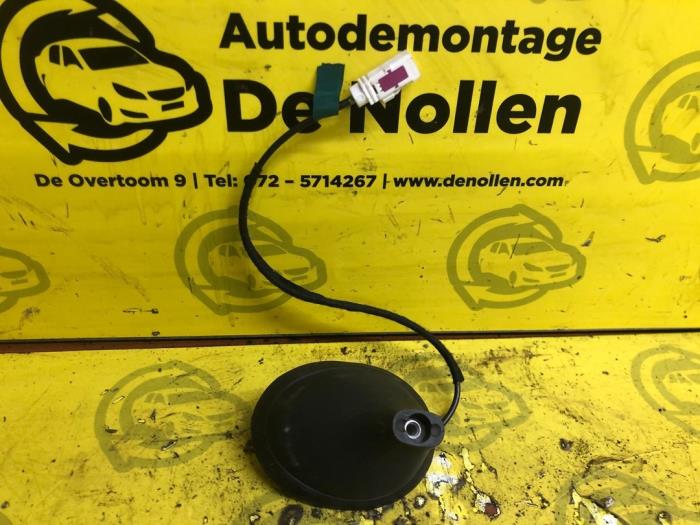 Używane Antena Audi A1 (8X1/8XK) 1.6 TDI 16V Cena € 35,00 Procedura marży oferowane przez autodemontage denollen