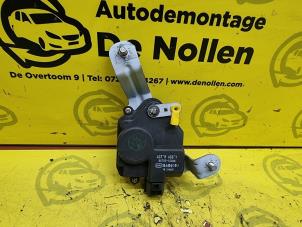 Used Tailgate lock mechanism Hyundai Getz 1.1i 12V Price € 25,00 Margin scheme offered by de Nollen autorecycling