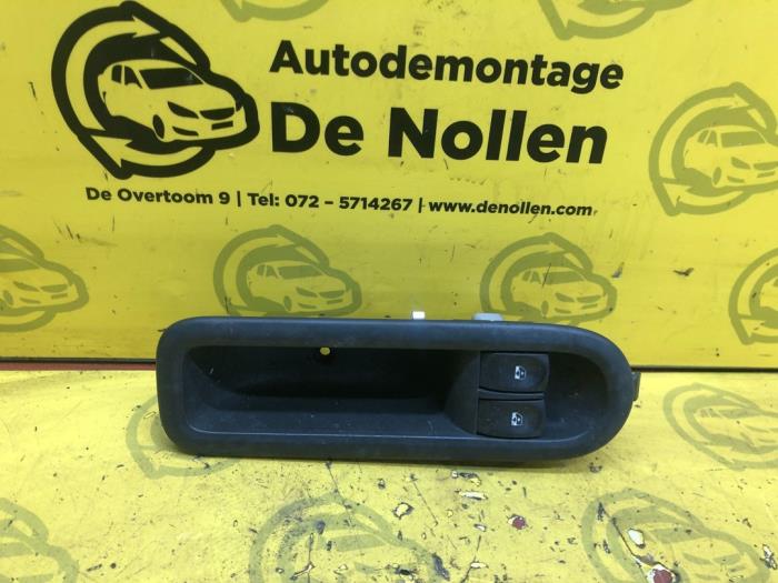 Usados Interruptor de ventanilla eléctrica Renault Twingo II (CN) 1.2 Precio € 25,00 Norma de margen ofrecido por autodemontage denollen