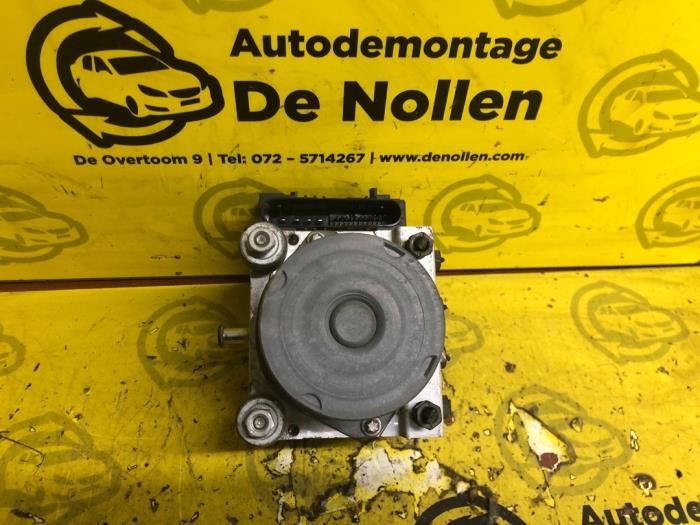 Begagnade ABS-pump Toyota Aygo (B10) 1.4 HDI Pris € 24,00 Marginaltabell erbjuds av autodemontage denollen