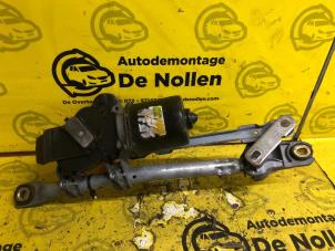 Used Wiper motor + mechanism Toyota Aygo (B10) 1.4 HDI Price € 40,00 Margin scheme offered by de Nollen autorecycling
