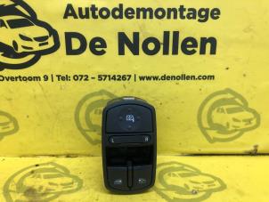 Usagé Commutateur vitre électrique Opel Corsa D 1.2 16V Prix € 15,00 Règlement à la marge proposé par de Nollen autorecycling