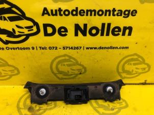 Usagé Poignée Opel Corsa D 1.2 16V Prix € 30,00 Règlement à la marge proposé par de Nollen autorecycling