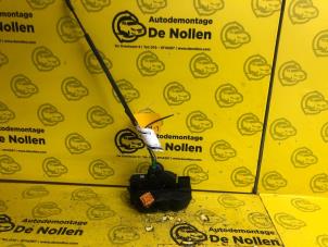 Usagé Serrure portière mécanique 4portes arrière gauche Opel Insignia 1.6 CDTI 16V Prix € 39,99 Règlement à la marge proposé par de Nollen autorecycling