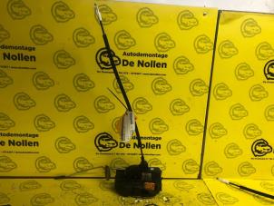 Używane Mechanizm blokady drzwi prawych przednich wersja 4-drzwiowa Opel Insignia 1.6 CDTI 16V Cena € 39,99 Procedura marży oferowane przez de Nollen autorecycling