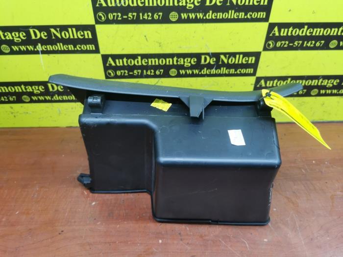 Używane Panel Ford Fiesta 6 (JA8) 1.25 16V Cena na żądanie oferowane przez autodemontage denollen