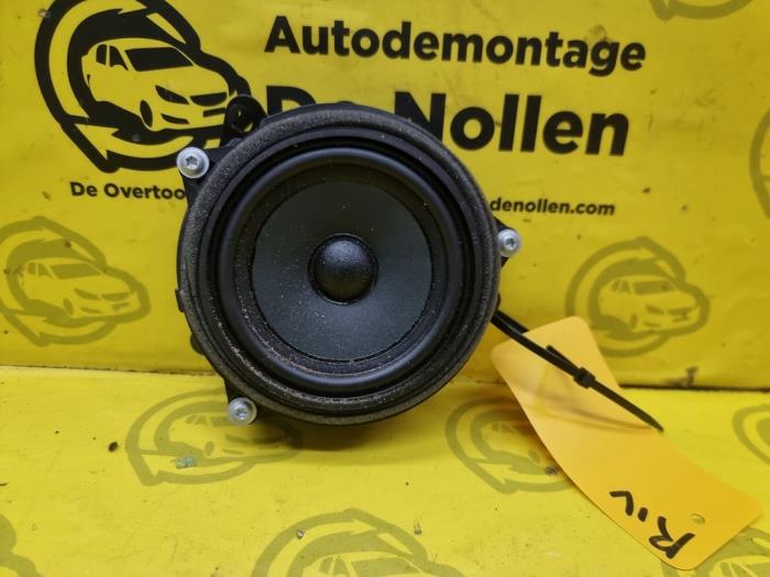 Używane Glosnik Mini Clubman (F54) 1.5 Cooper 12V Cena € 20,00 Procedura marży oferowane przez autodemontage denollen